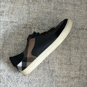 Men's Black Lightly Warn Burberry Sneakers